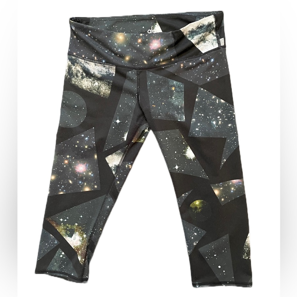 Women’s Alo Yoga Airbrush Galaxy Cropped Legging Space Capris Size M